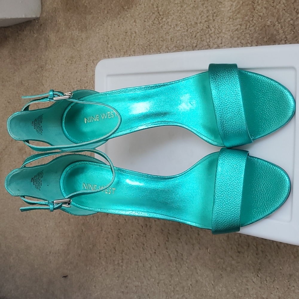 Strappy sandal